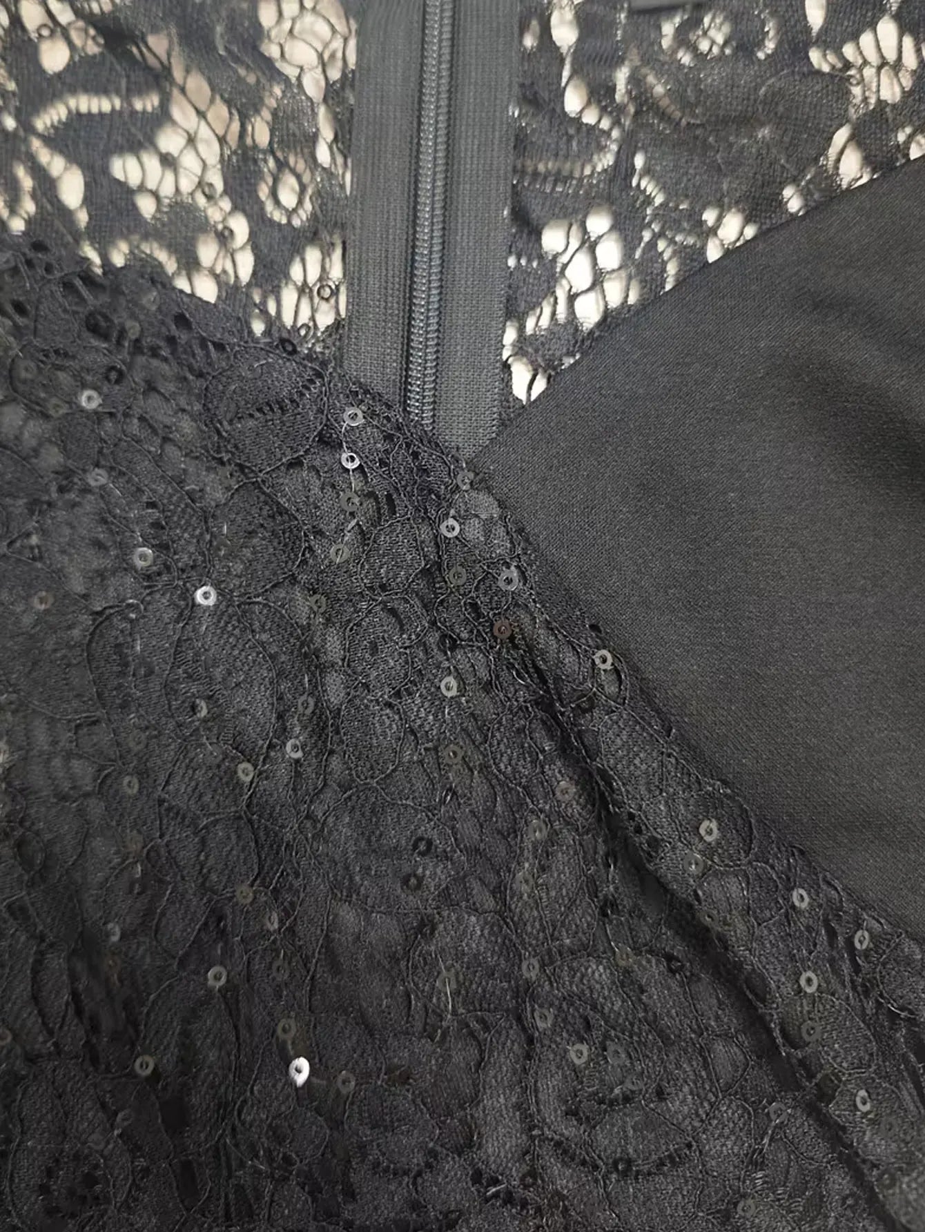 Elegant Lace V-Neck Bodycon Dress